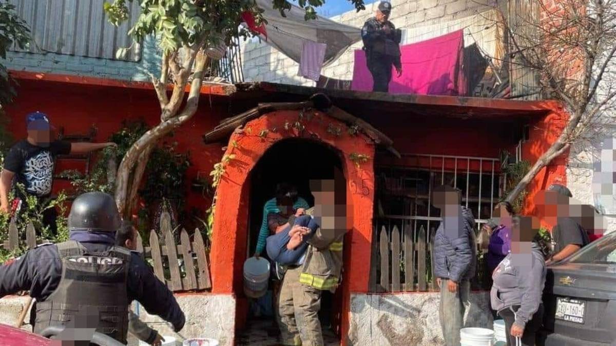 Entre gritos y llamas salvan a 3 niños de incendio por veladora en altar de Guanajuato