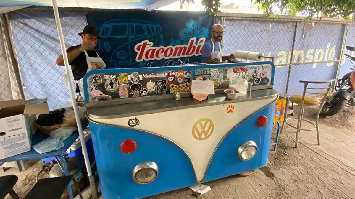 'Los Tacombi' de Javier: donde los clientes se hacen amigos