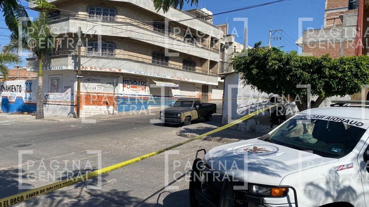 ¡'Arde' Chapalita! Balean por error a hombre cuando trabajaba en una peletería