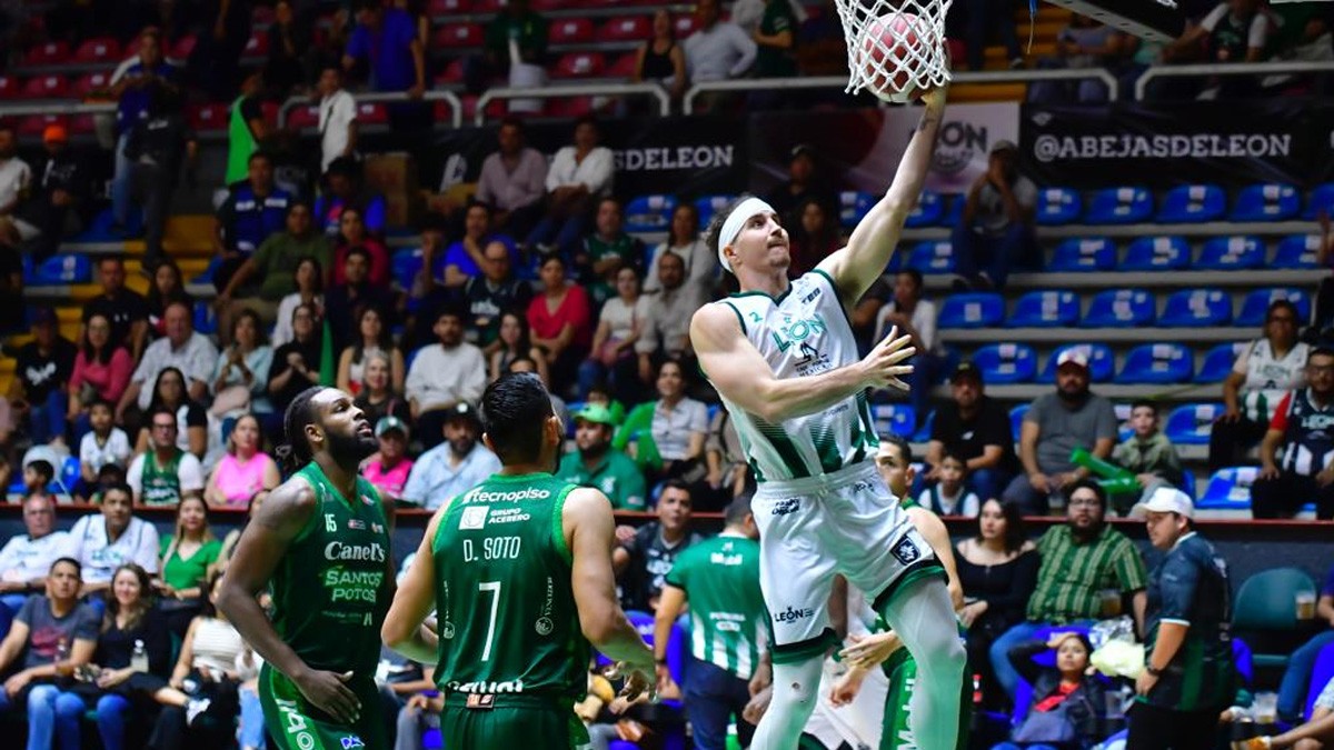 ¡Pegan primero! Abejas se adelanta en serie de playoffs ante Santos