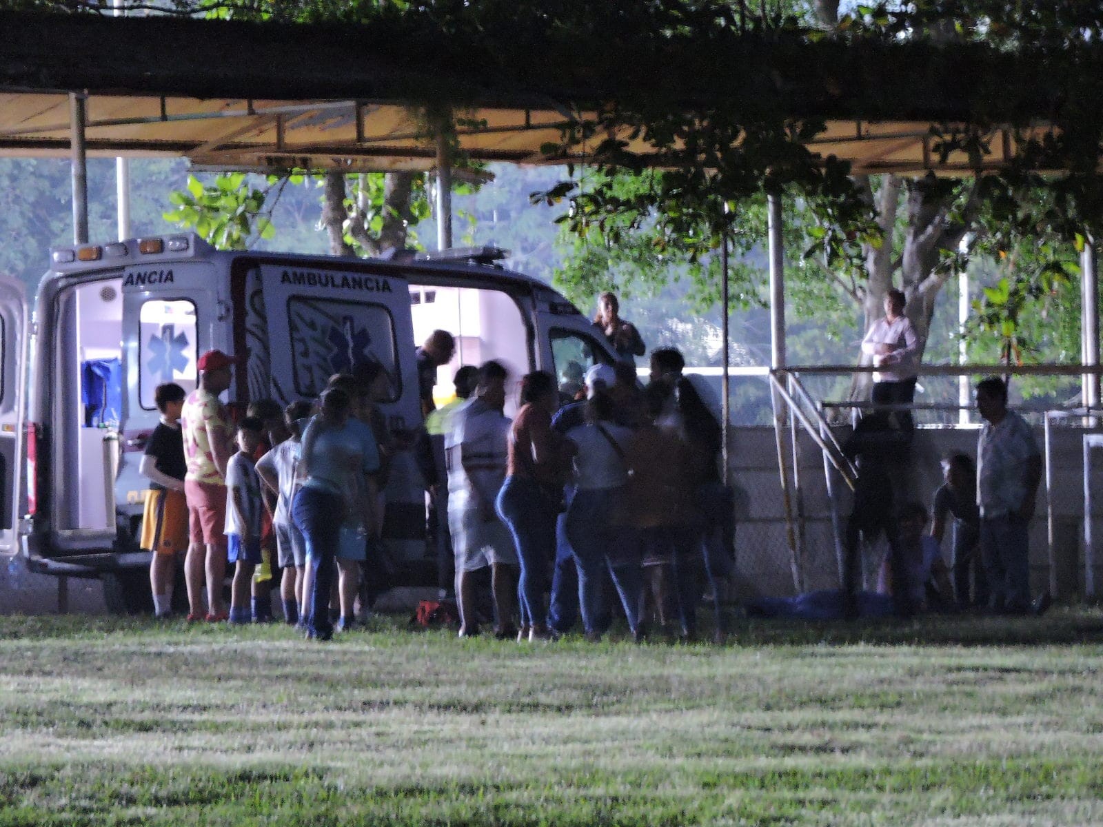 Su último juego; niño muere en partido de futbol al chocar con otro jugador
