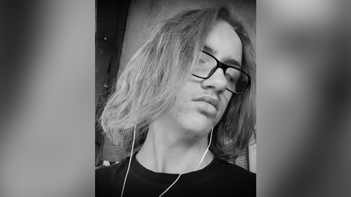 VIDEO: Joven defendió a su amigo y fue golpeado por 15 compañeros; falleció en el hospital