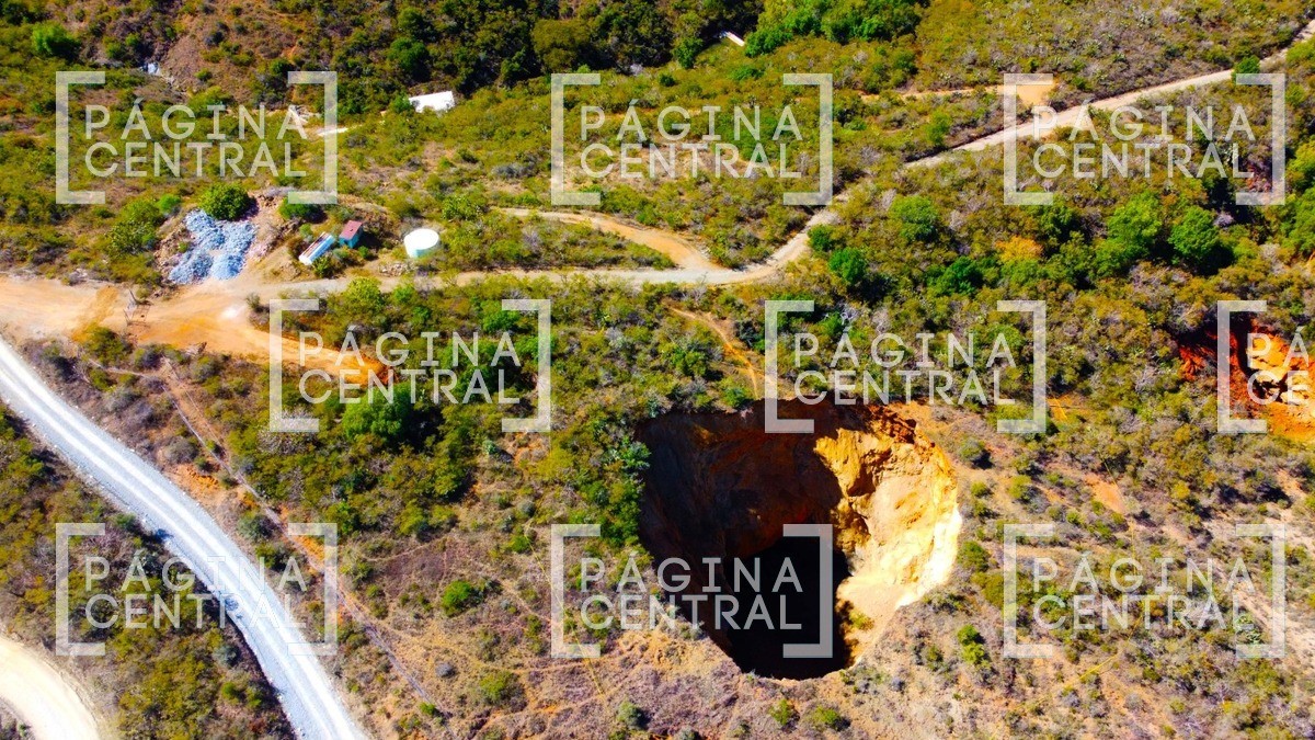 ¡Se abre la tierra! Se forma socavón gigantesco en la zona del Cubilete