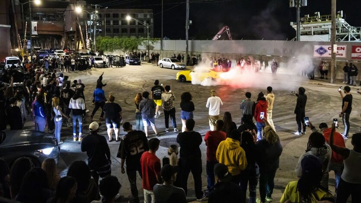 VIDEO: ¡Todos gritaron! Atropellan a hombre en carreras clandestinas y graban el momento