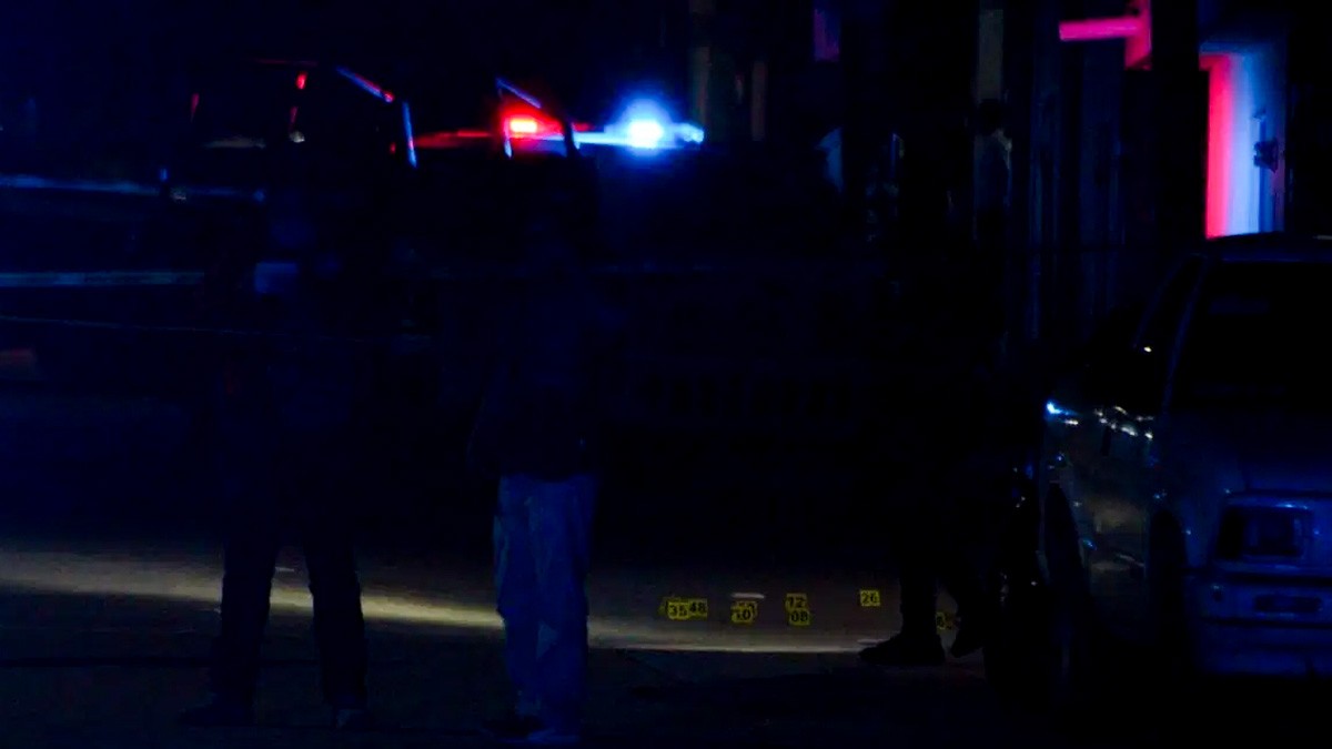 ¡Acribillan a familia! Hombre y sus dos hijos son asesinados a balazos en una panadería