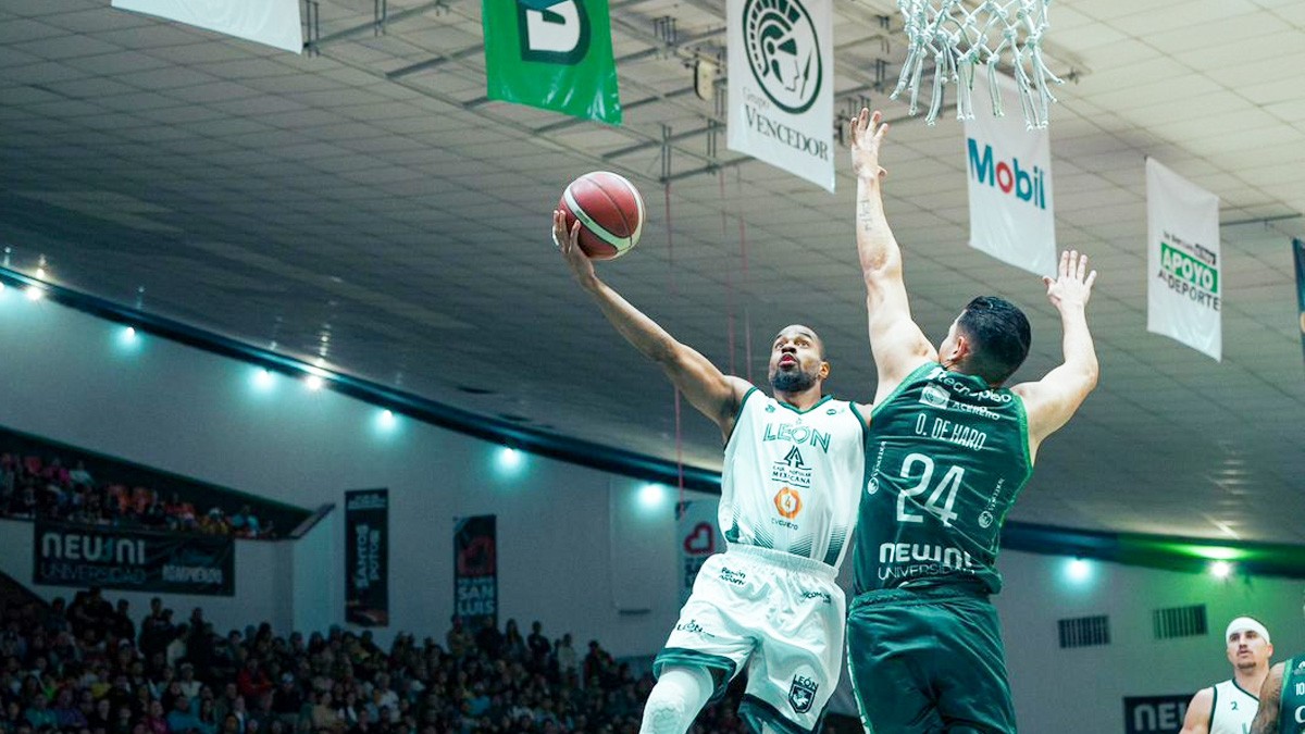 Abejas de León vencen dramáticamente a Santos; están a un triunfo de la final de zona