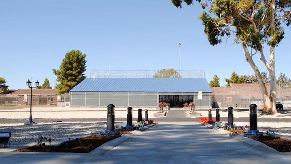 Custodio confiesa haber abusado de al menos tres internas en prisión femenil