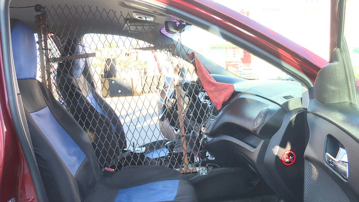 ¿Ya te tocó subirte al Uber blindado que circula en León? Te contamos su historia