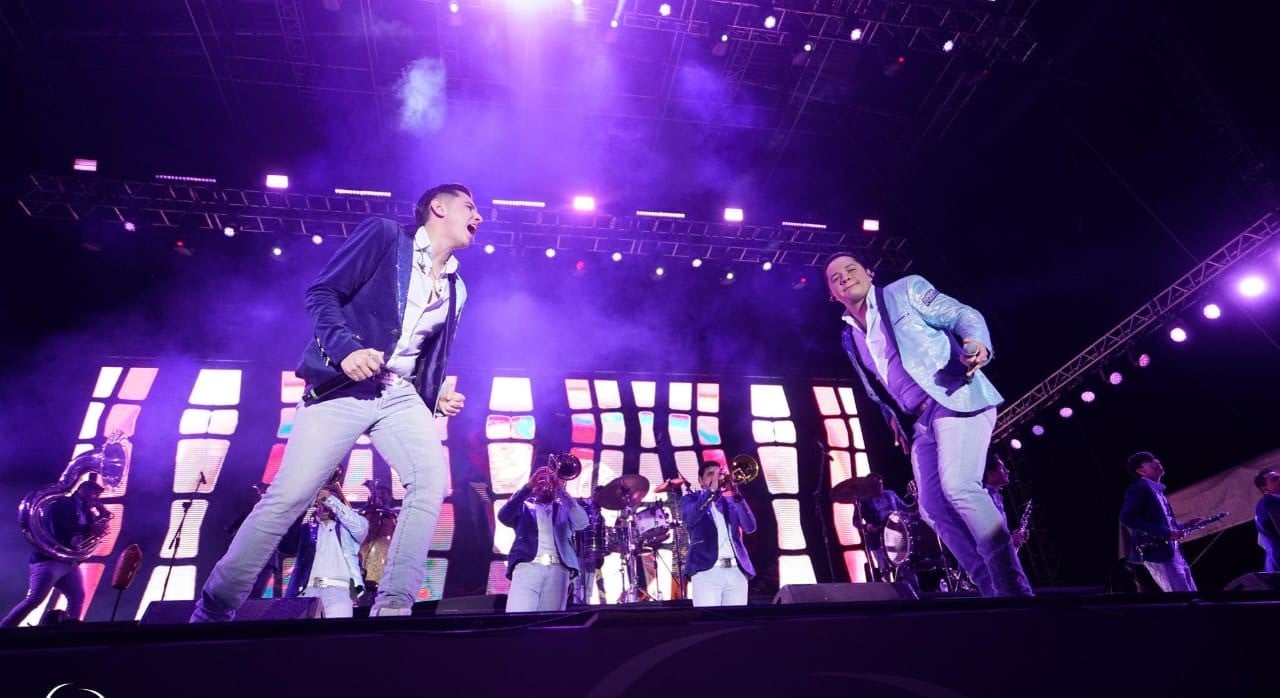 Los Recoditos sacan a bailar a sus fans en primera noche mágica del FIG