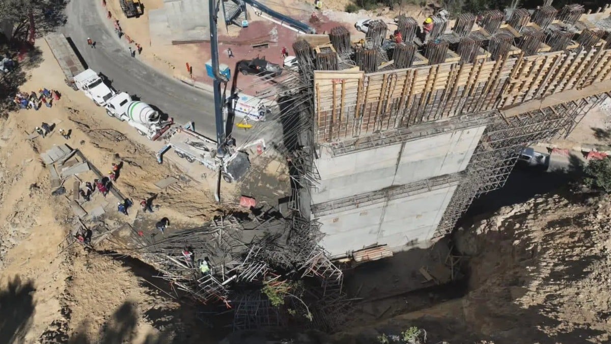 Colaban en obra a 25 metros de altura y se desploma andamio, mueren 5 trabajadores