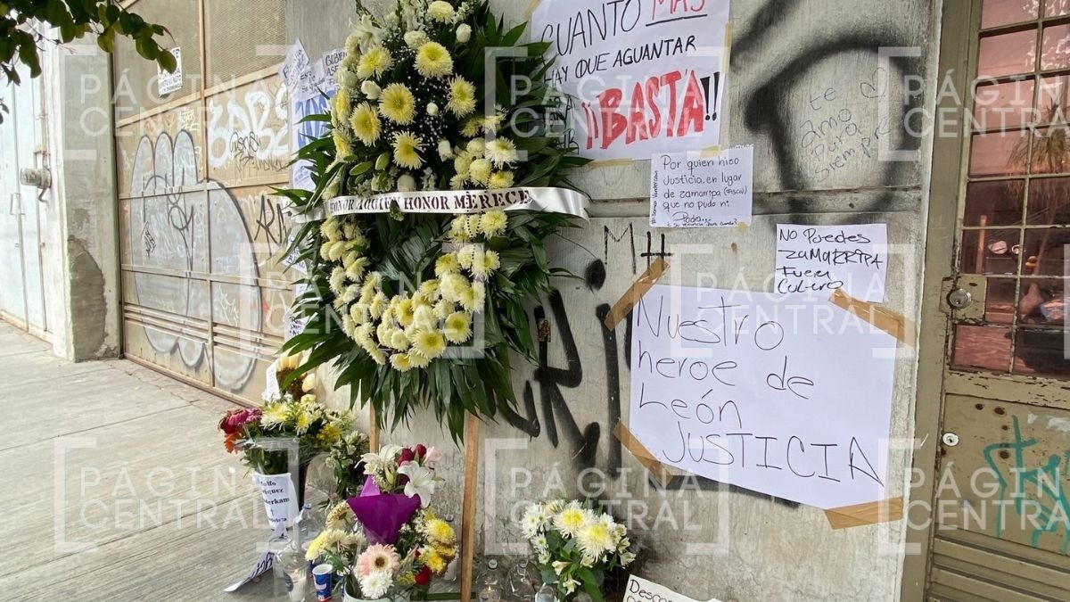 Exigen la renuncia de Mario Bravo y Carlos Zamarripa en el altar a Vanderkam