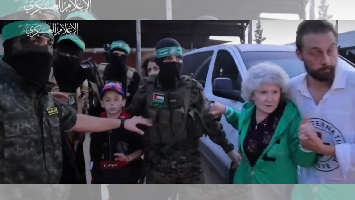 Inicia intercambio de rehenes: Hamás libera a 24 e Israel a 39