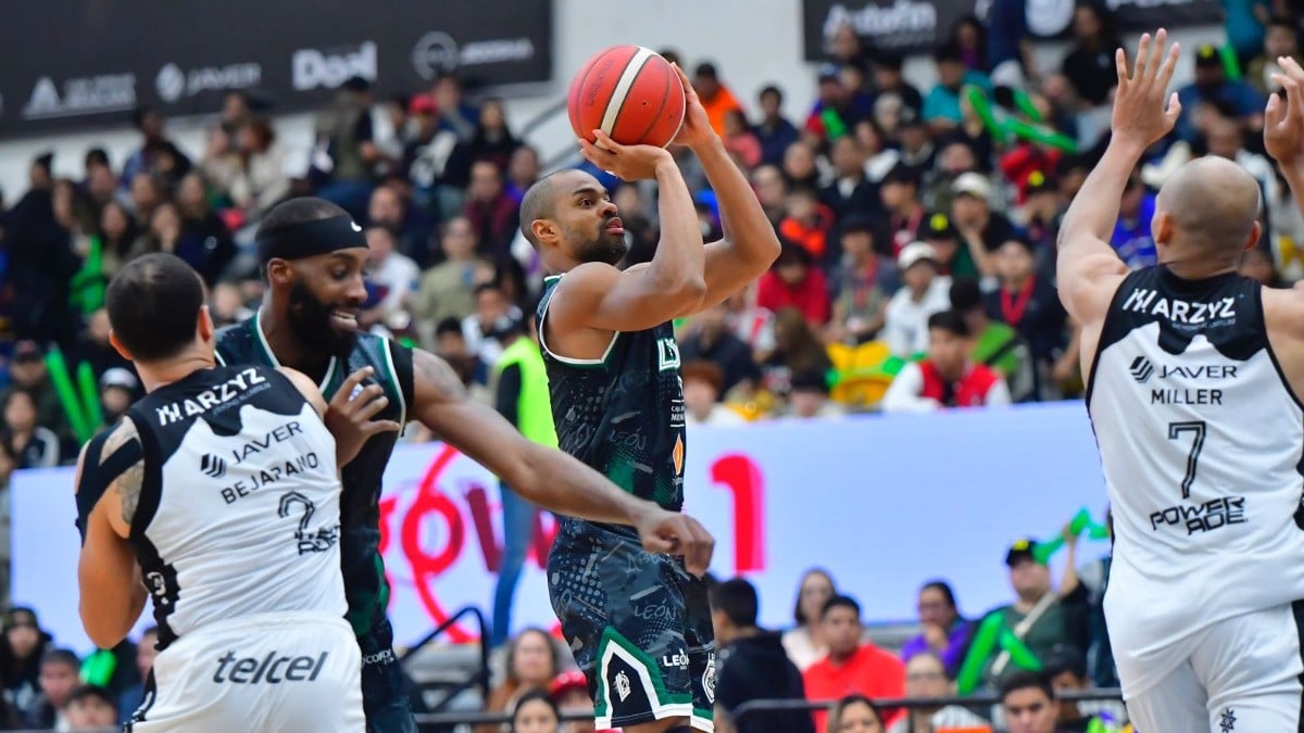 Abejas domina, pero vuelve a caer ante Fuerza Regia y se complica la serie