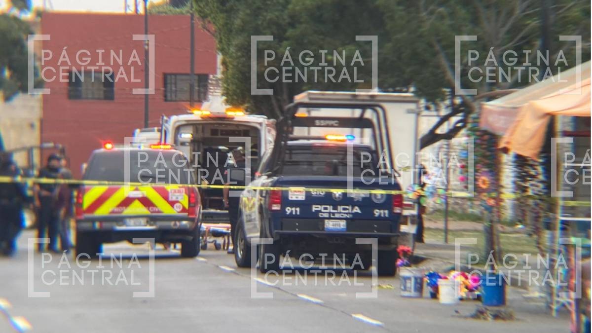 Disparan a familia mientras vendía flores afuera de Panteón de San Nicolás