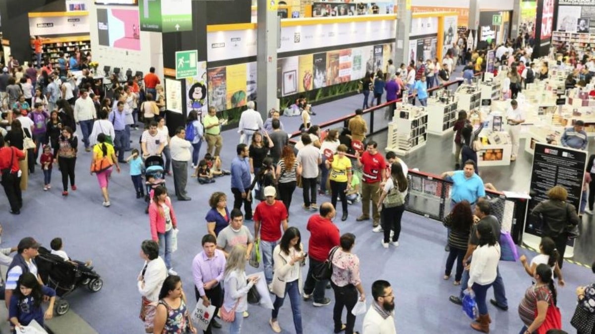 AMLO respalda a Sheinbaum y critica a la FIL; dice que es un “cónclave de derecha”