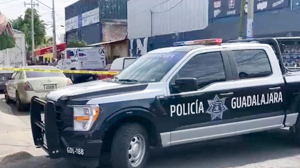 Ladrones roban 1.4 millones de camioneta de valores y matan a dos custodios