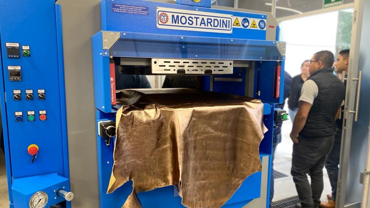 UG y Cicur inauguran laboratorio de curtiduría