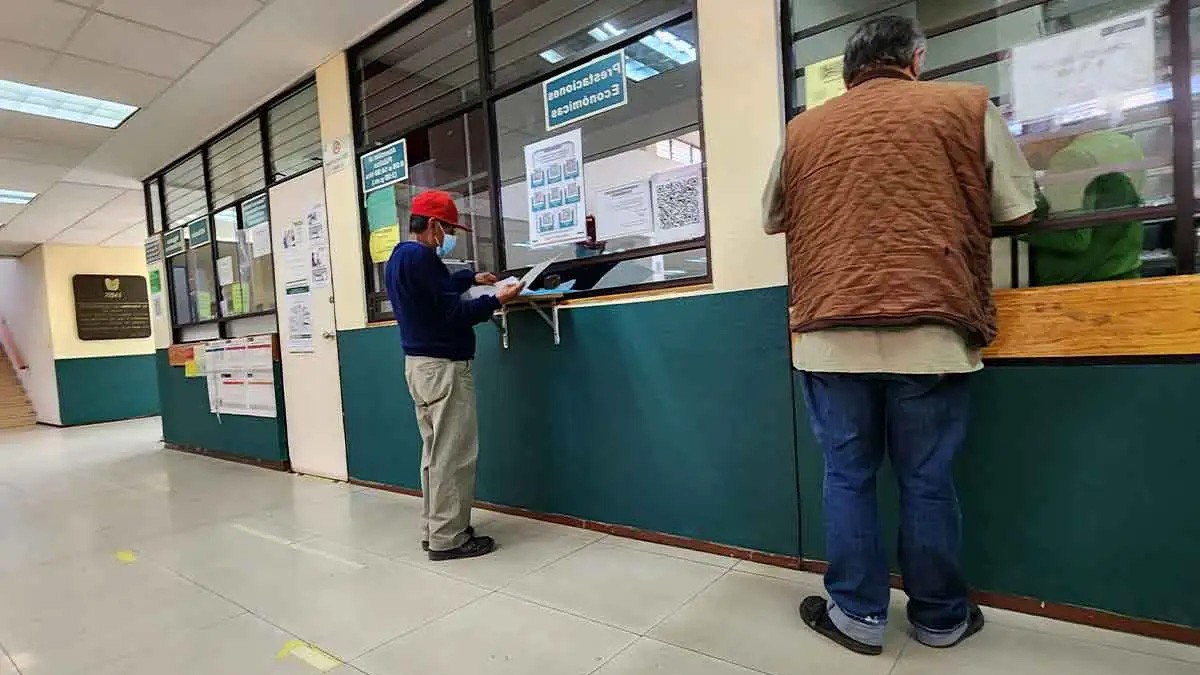 ¿Cuánto puedo recibir de pensión IMSS si me jubilo a los 60 años? Aquí te respondemos