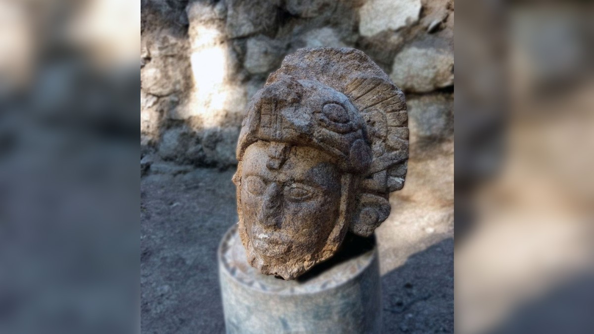 Guerrero maya resurge de la tierra en Chichén Itzá