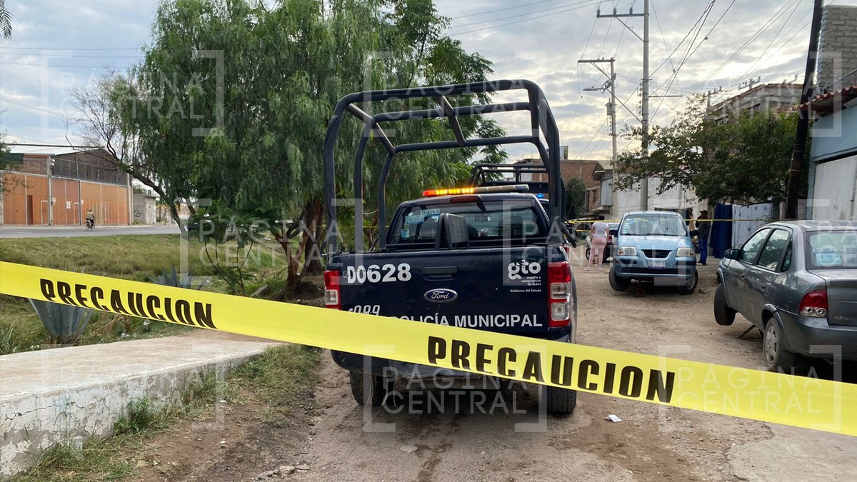 Joven tomaba una caguama afuera de una casa en Echeveste cuando sicario llega y lo mata