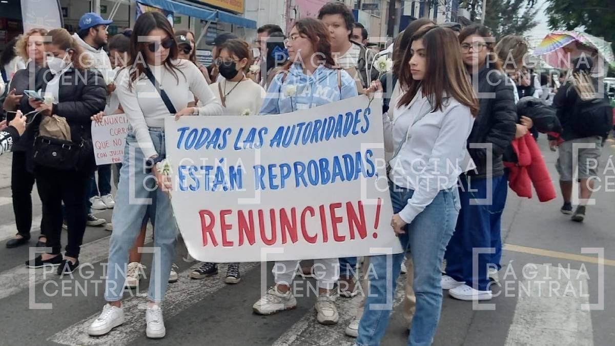 Marchan en Celaya por universitarios asesinados