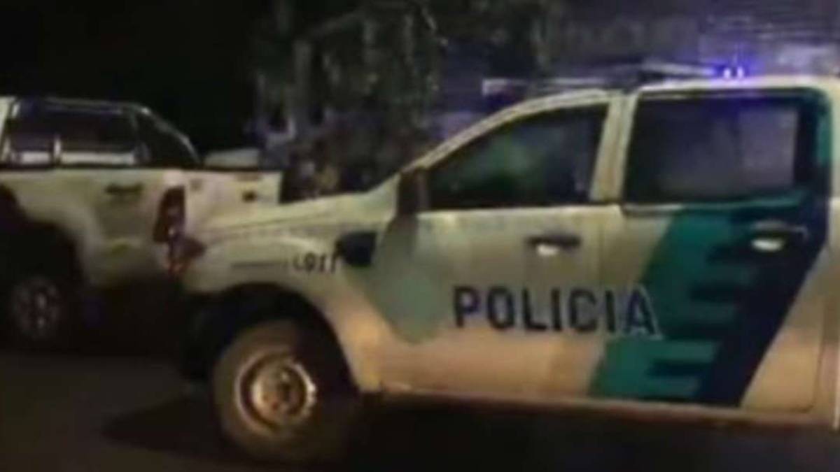 Quinceañera se divertía en una fiesta, pero su novio la aventó de un balcón y la mató