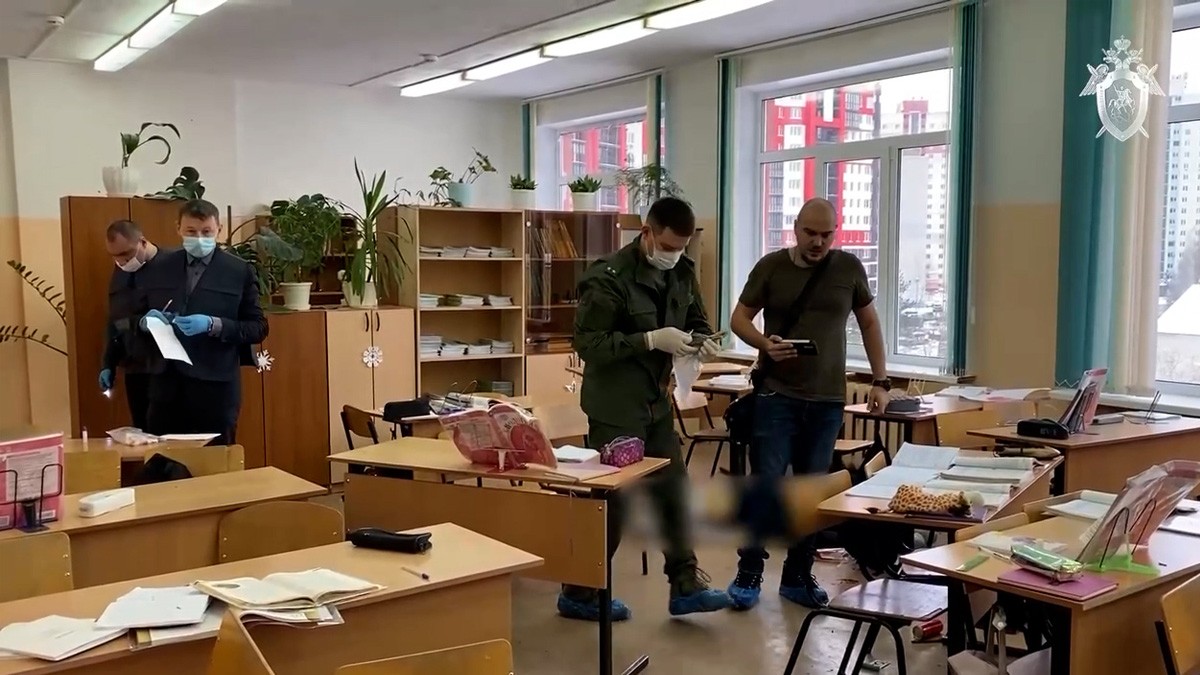 Joven de 14 años lleva escopeta a la escuela, mata a compañero y se dispara