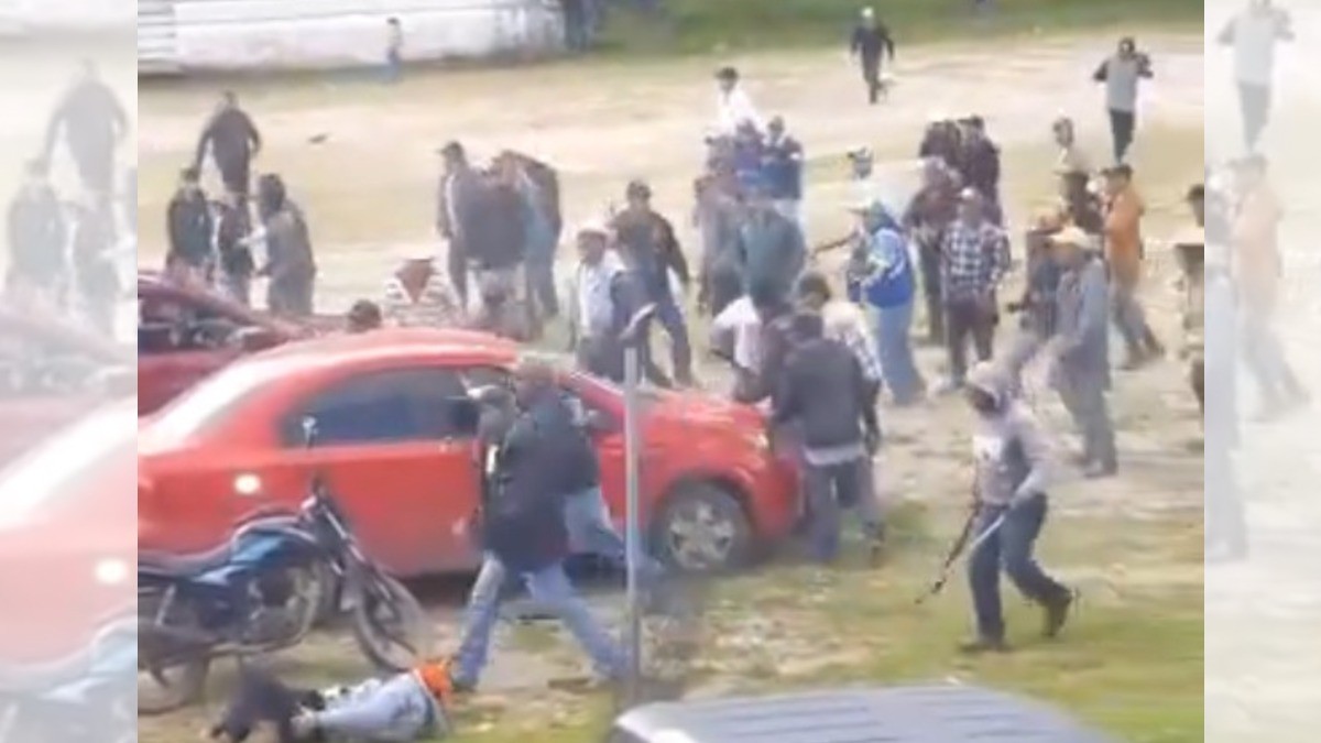 VIDEO Campesinos enfrentan a extorsionadores que iban por ‘derecho de piso’: mueren 14