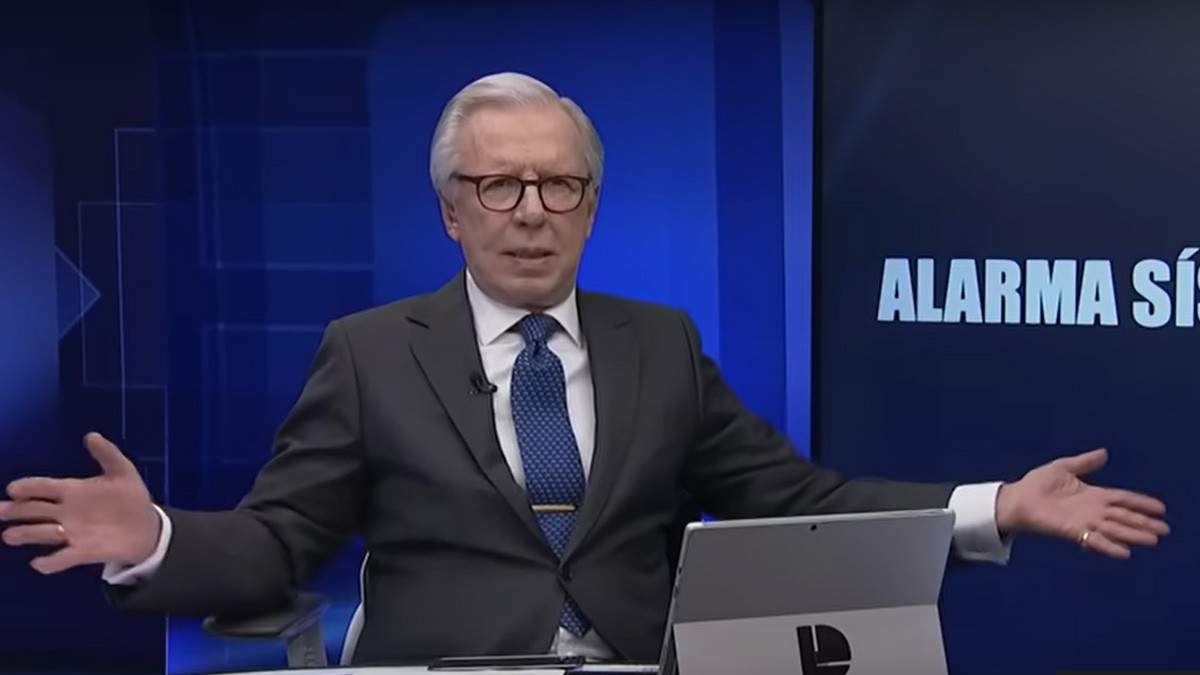 VIDEO ¿Me quieren hacer caso? Así regañó López Dóriga a sus colaboradores durante el sismo