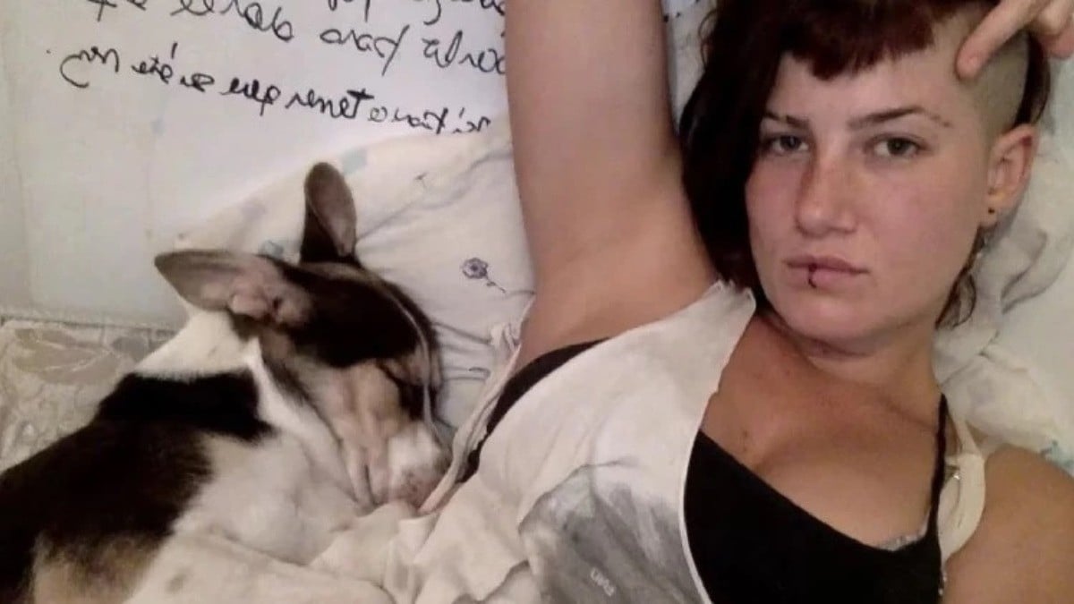 Florencia sacó a pasear a su perrito y la mataron; la mascota identificó al asesino