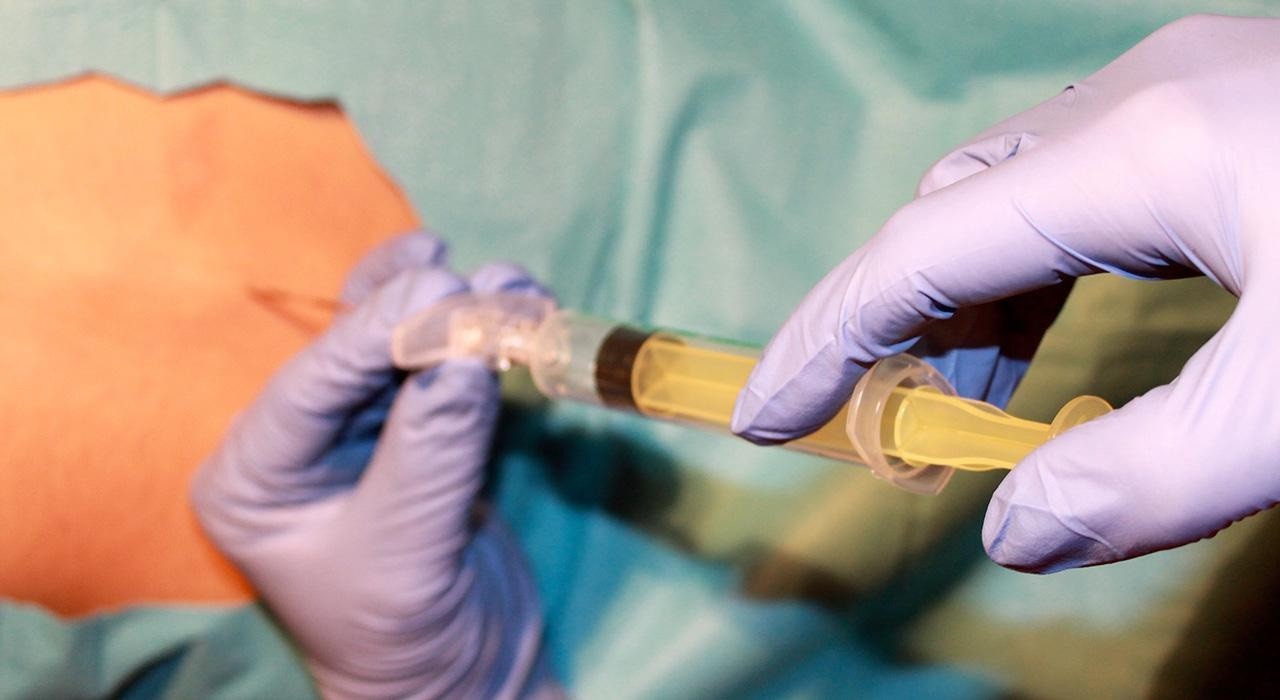 Mujer llega a hospital por un accidente laboral y enfermero la seda para abusar de ella