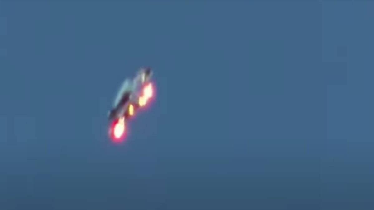 VIDEO Captan video de un ovni en llamas en pleno vuelo, checa las imágenes
