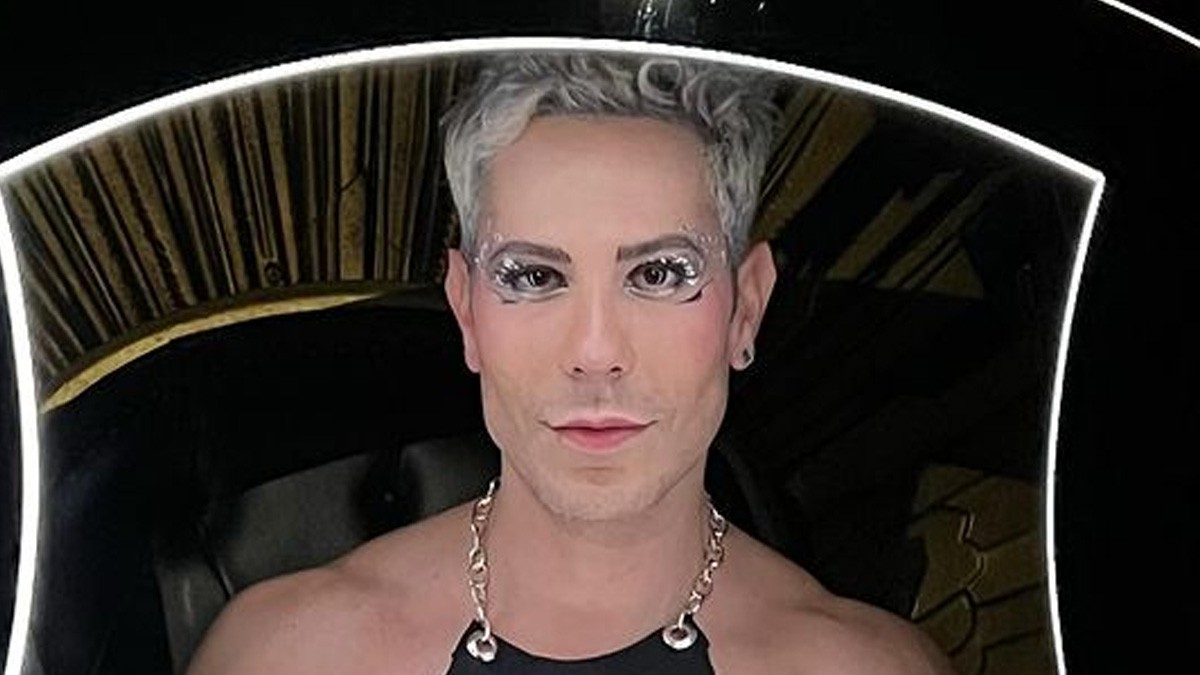 Con este top escotado Christian Chávez le rinde homenaje a la Virgen de Guadalupe