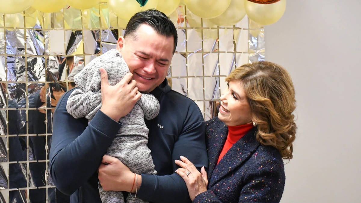 ¿Eres soltero y quieres adoptar un bebé?, sí se puede; Bismharck Rogelio lo logró