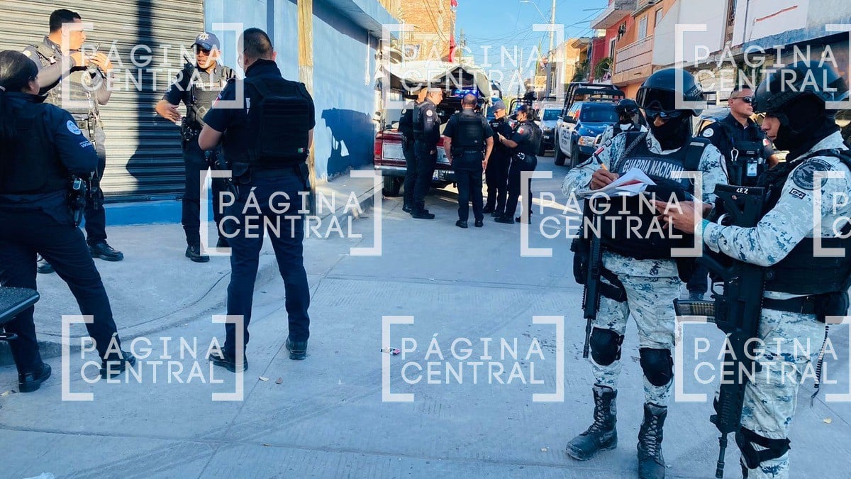 Policía presuntamente dispara y lesiona a dos hombres en la colonia León II