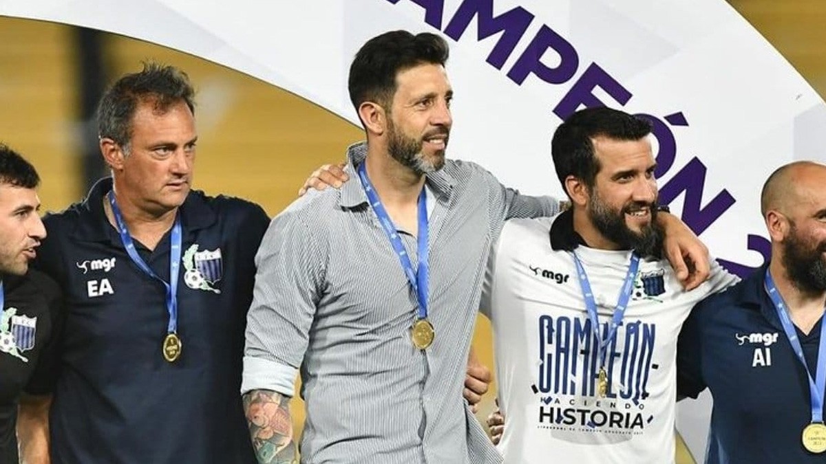 'Es el técnico del momento': prensa uruguaya sobre Jorge Bava