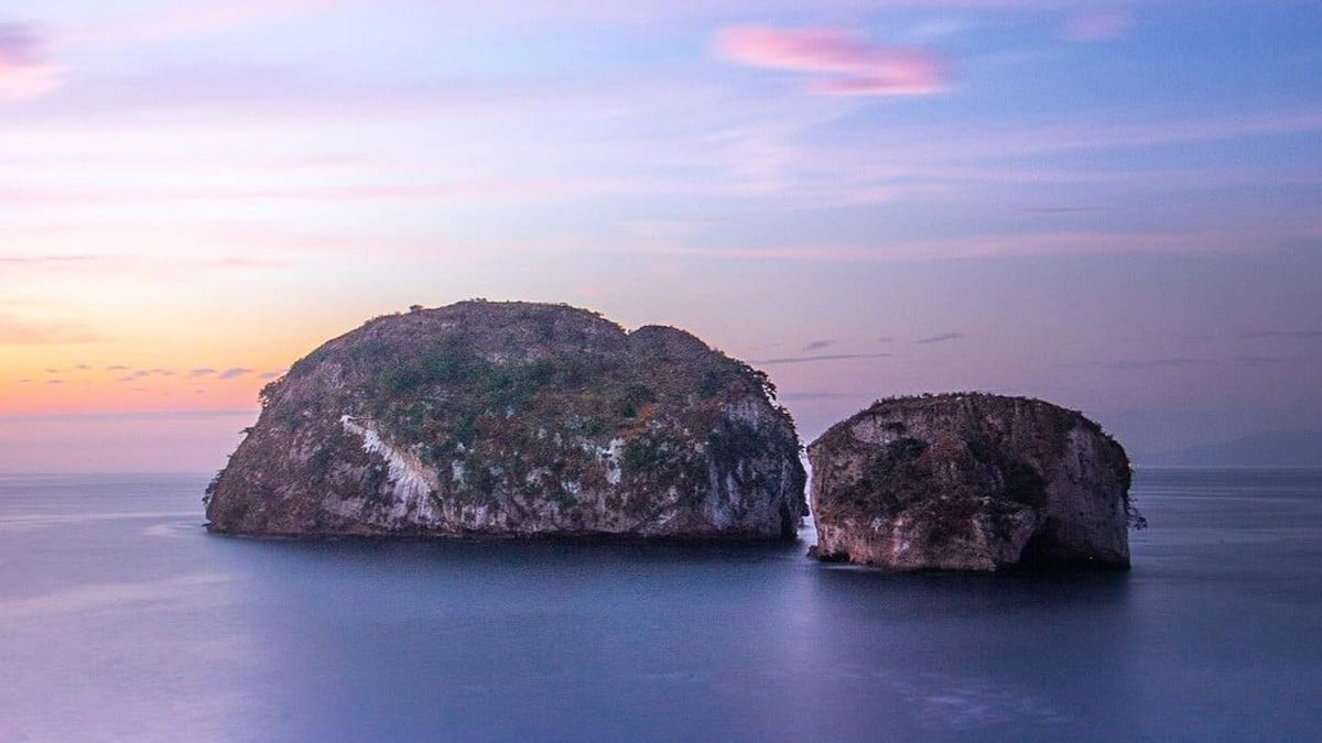 Padre e hijo tomaban fotos frente al mar cuando las olas los arrastraron; mueren ahogados