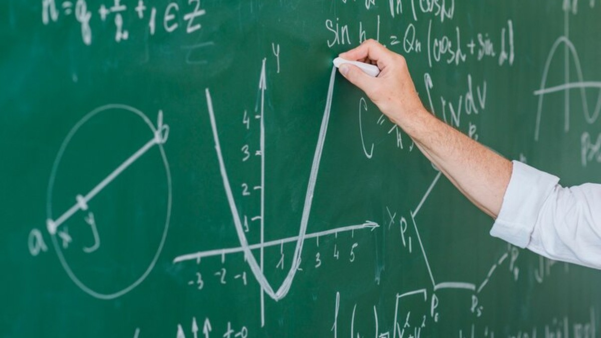 ¿Se te complican las matemáticas? UNAM tiene curso de Álgebra gratuito y en línea