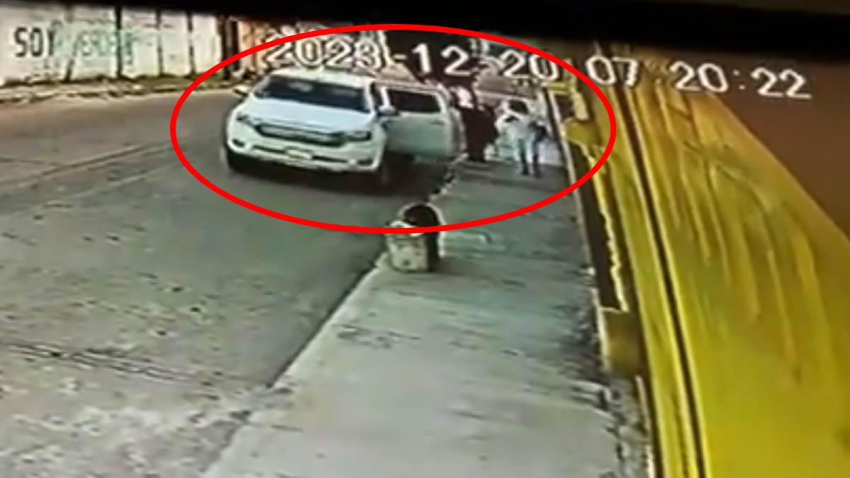 VIDEO: Captan cuando secuestran a una abuelita de 70 años afuera de su tienda