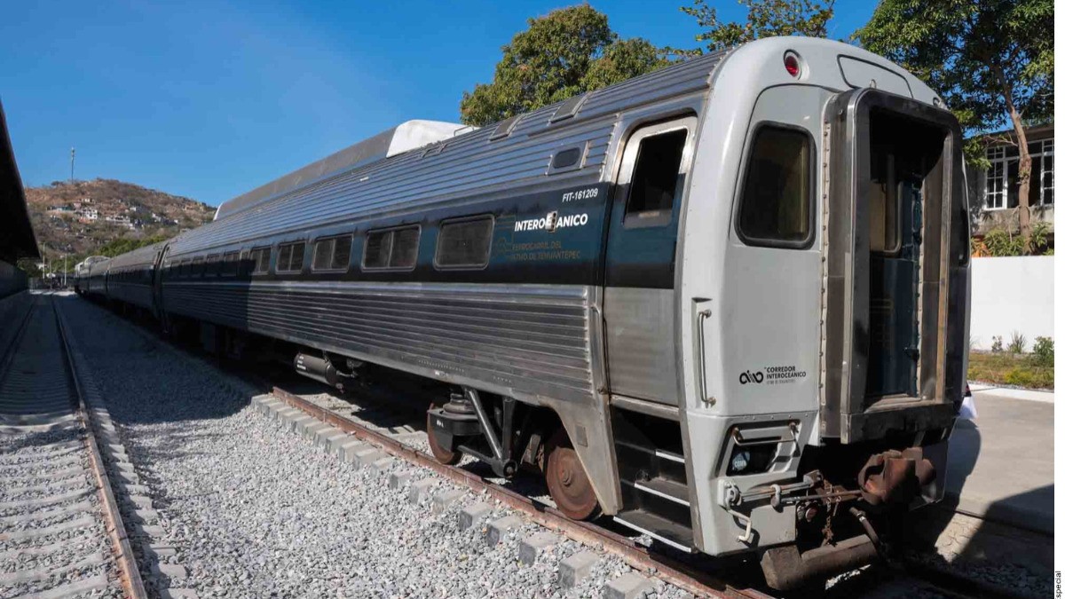 Une tren Golfo y Pacífico