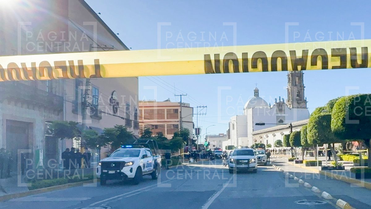 Ataque a balazos dentro de tienda Del Sol desata caos; hay tres heridos