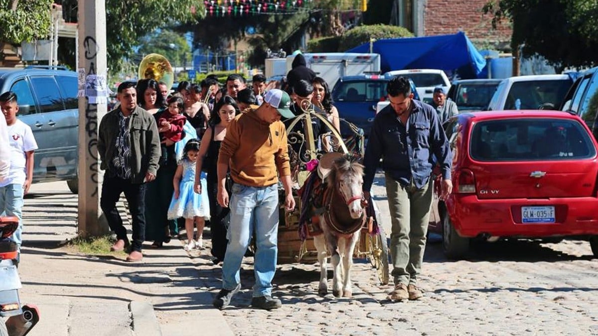 Paisanos vuelven para las fiestas y reactivan Duarte y comunidades de León