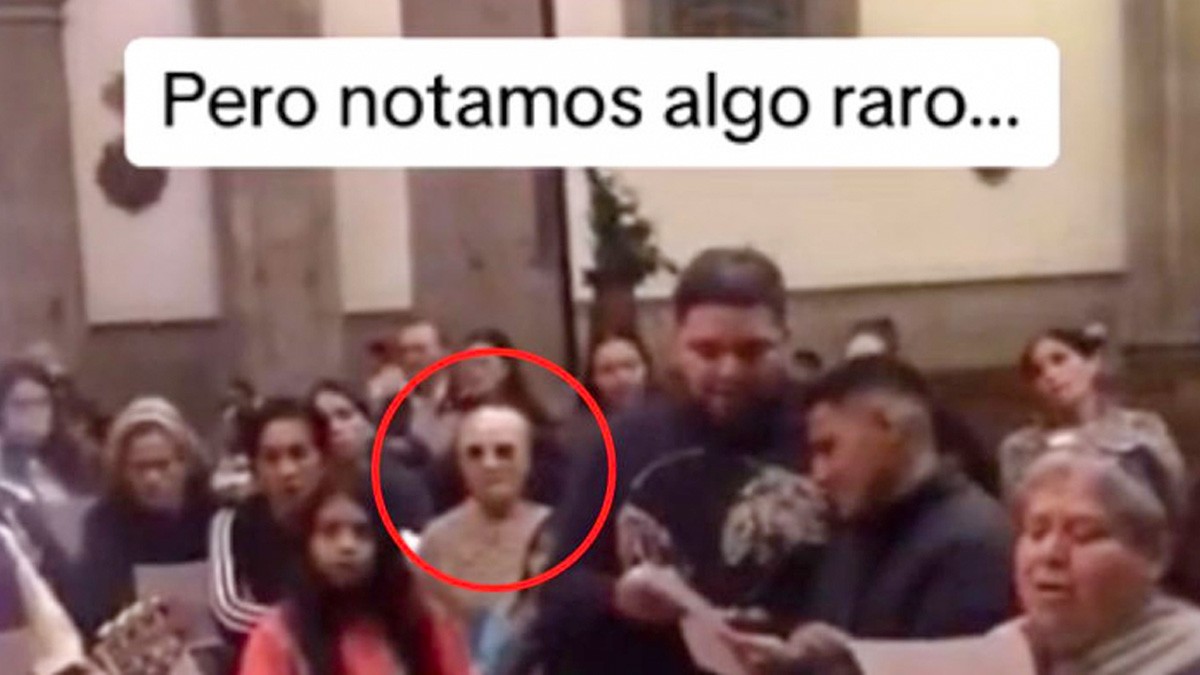 VIDEO: Graban terrorífica figura entre los feligreses de una iglesia