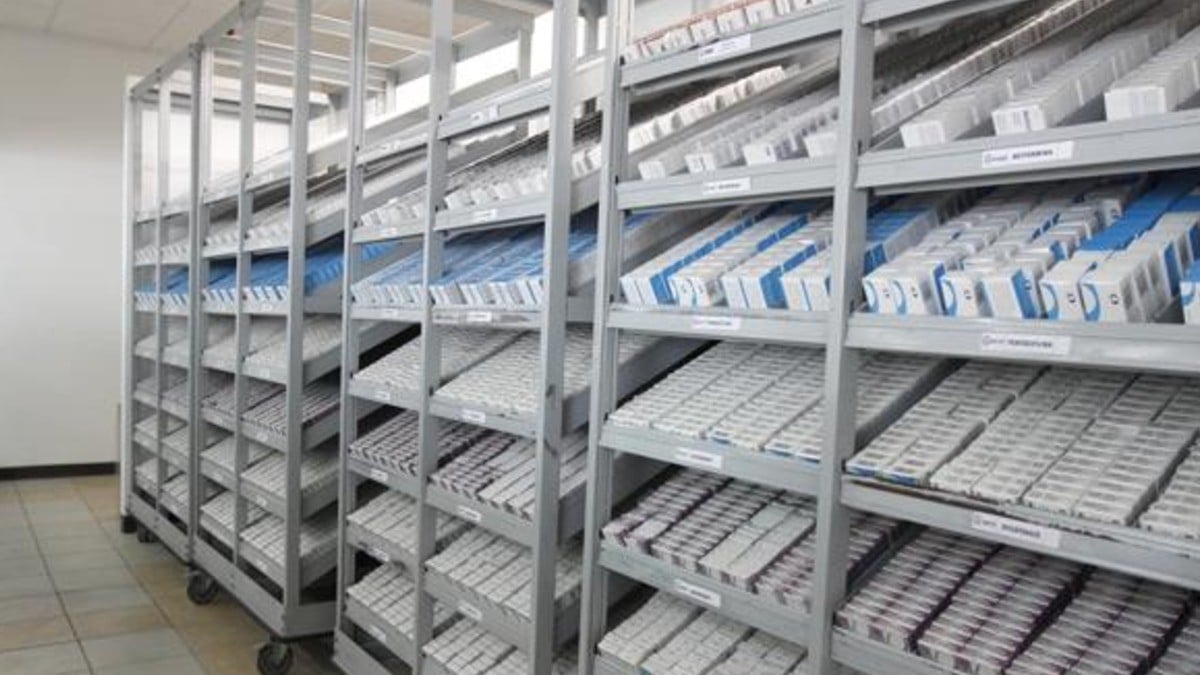 Repartirán militares medicamentos de megafarmacia