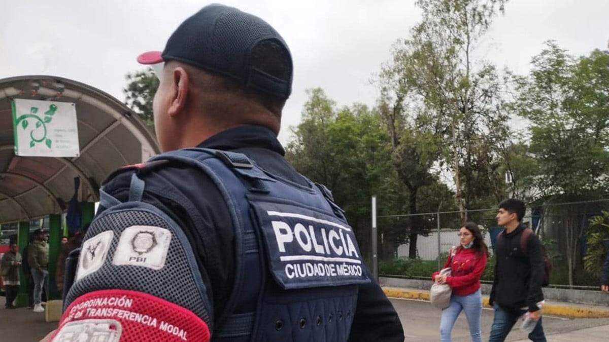 ¡Salió muy vivo! Se disfrazaba de policía y cobraba 'mordida' a autos y transeúntes
