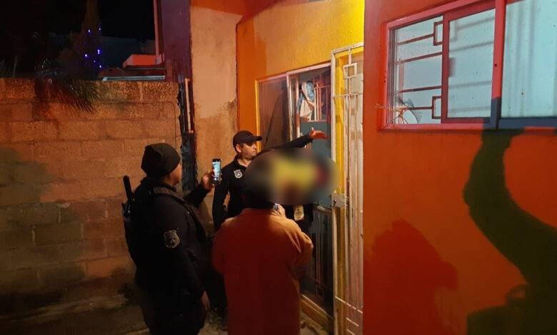 Niños abandonados provocan incendio; intentaban cocinar un gato muerto para comer