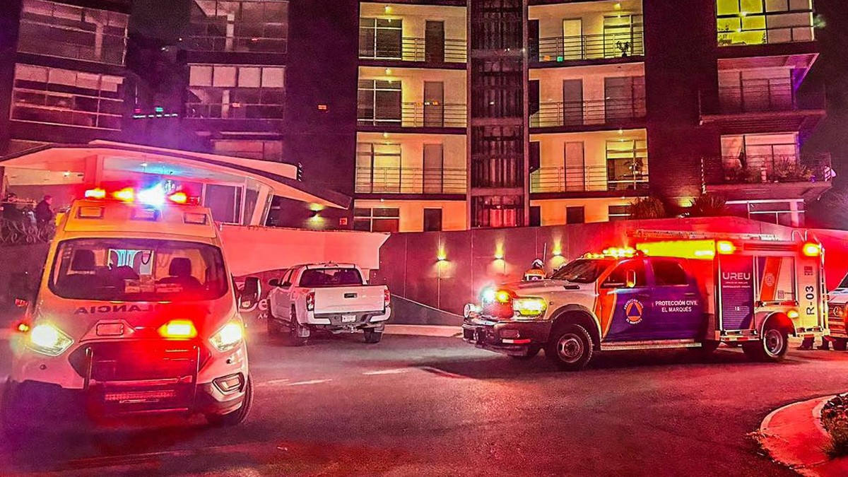 ¡Irreal! Elevador se desploma desde tercer piso con seis personas a bordo