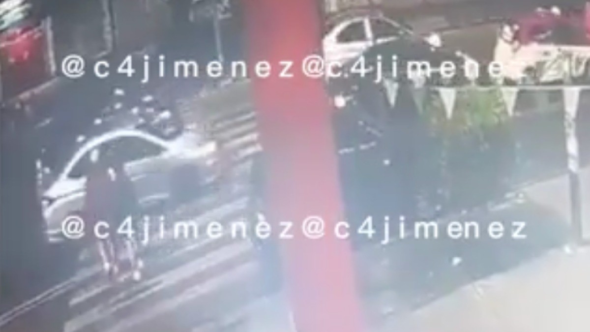 VIDEO Captan cuando matan a hombre por reclamar invasión de paso peatonal