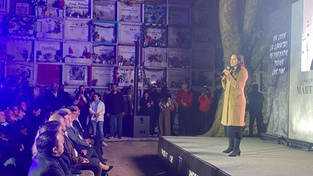 Autoridades conmemoran 78 aniversario de Mártires del 2 de Enero