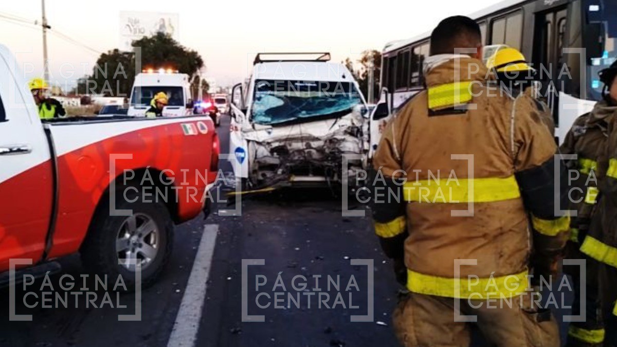 Se queda dormido al volante y choca con tráiler en la León-Silao; va grave al hospital